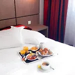 Kyriad Centre Hotel 3*