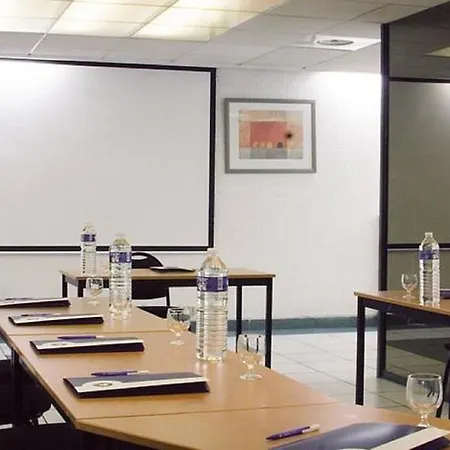 Kyriad Centre מלון 3*