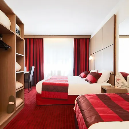 מלון Kyriad Centre 3*