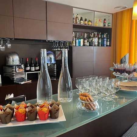 格勒诺布尔中心基里亚德酒店