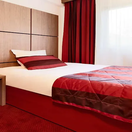Hotel Kyriad Centre 3*