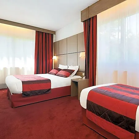 Kyriad Centre 3*