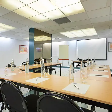 格勒诺布尔中心基里亚德酒店