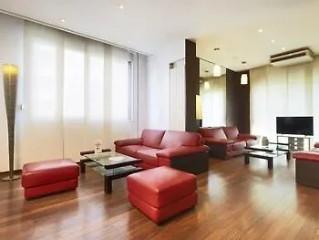 Kyriad Centre 3*