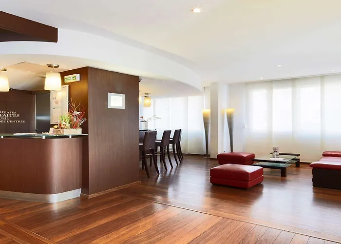 Kyriad Centre Hotel 3*